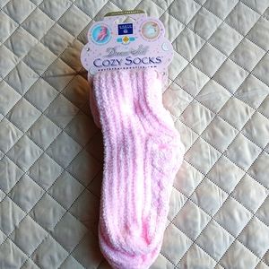Earth Therapeutics cozy socks,  pink